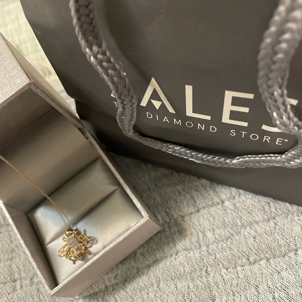 1/10 CT. T.W. Diamond Bumblebee Pendent